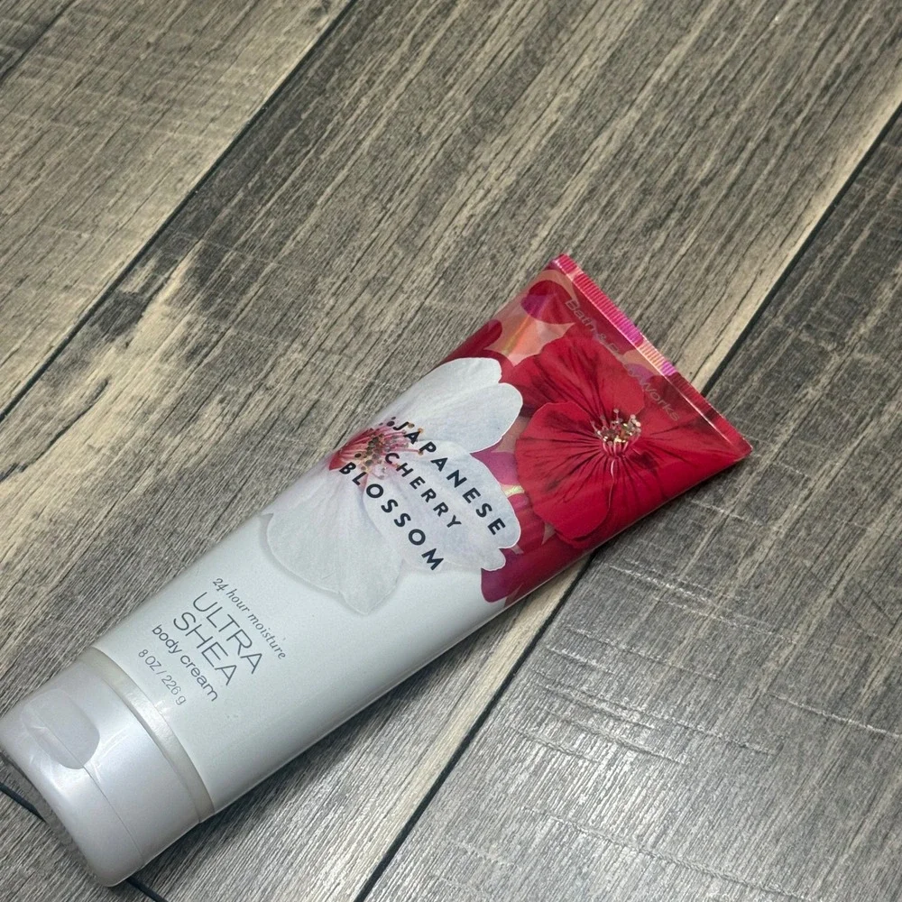 Bath & Body Works Japanese Cherry Blossom Ultra Shea Body Cream 8oz 226g